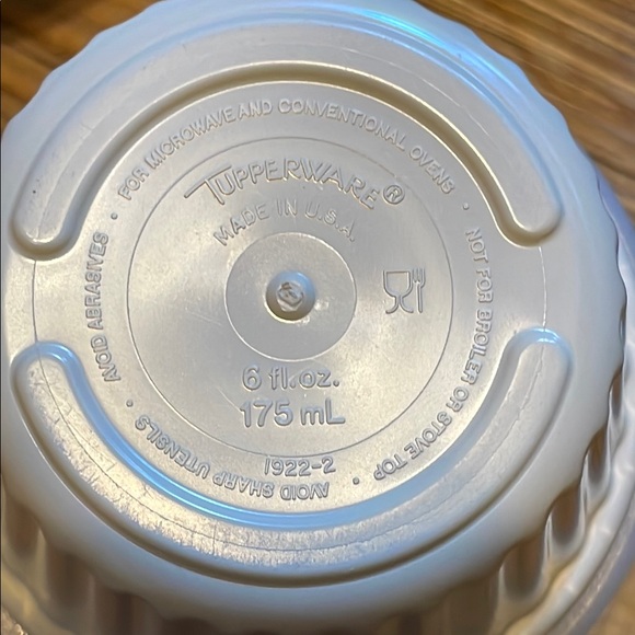 Tupperware White Cookware Set with Ridged Texture - Picture 4 of 6